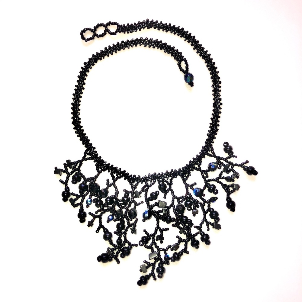 HANDMADE Coral Fringe Theme Seed Pebble Crystal Bead Beaded Necklace Black NEW!